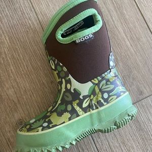 Zoo classic bogs size infant  7